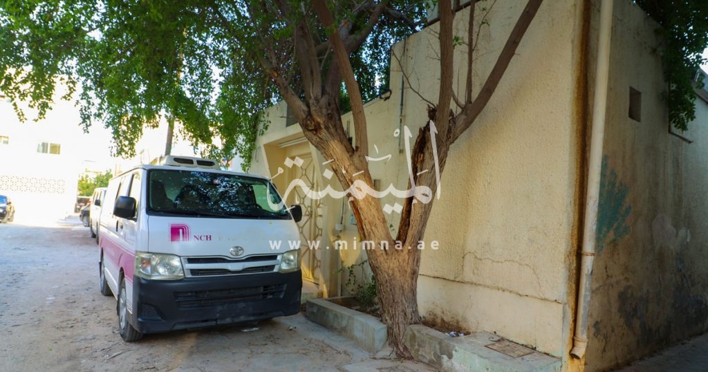 للبيع بيت تجاري في هورالعنز دبي تصريح بناية دورين