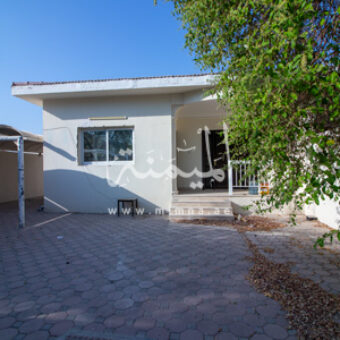 مجمع فلل للبيع في مردف